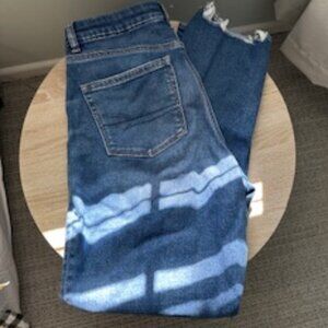 8 Long AE Stretch Ripped Curvy Mom Jean